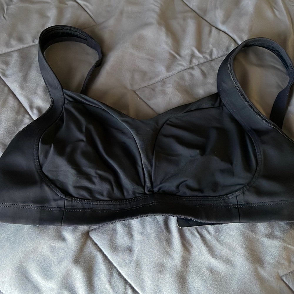 Lululemon TaTa Tamer 34DD black